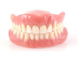Tác hại mất răng lâu năm nhưng không thay răng giả