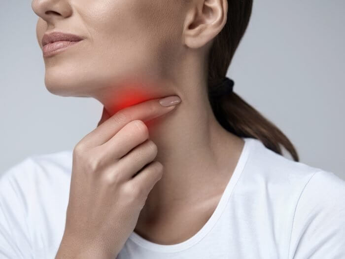 Vì sao nhổ răng khôn xong bị đau họng?