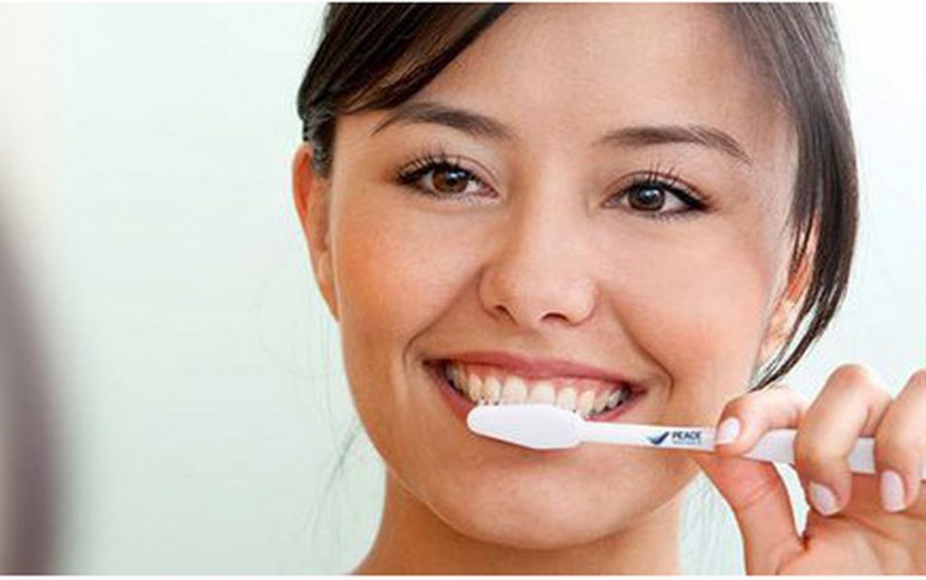 Cách chải răng thường xuyên