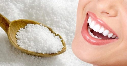 Lấy cao răng tại nhà bằng cách sử dụng muối trắng