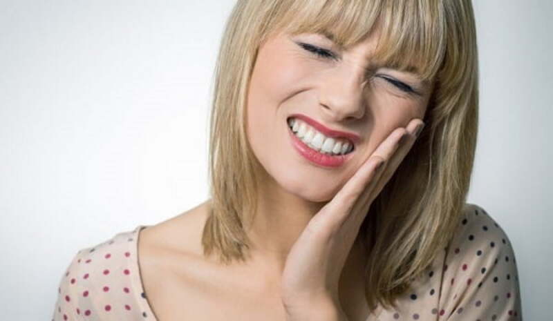 Mọc răng khôn hàm trên bị đau và cách giải quyết đau răng