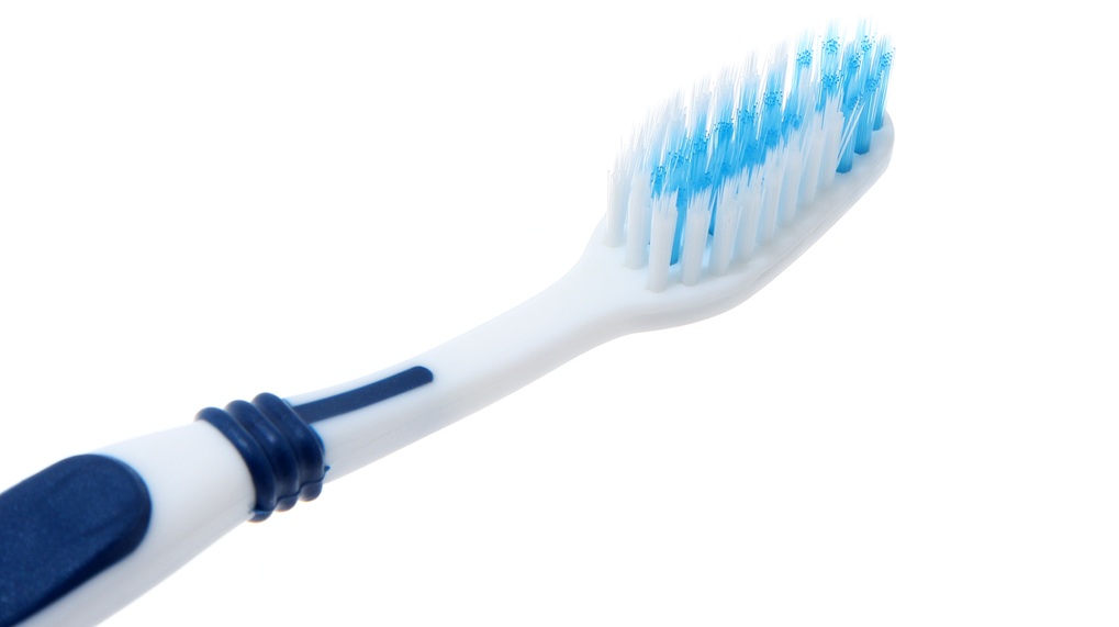 Thay đổi bàn chải đánh răng 3 – 4 lần mỗi năm 