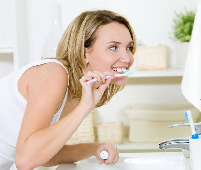 Vệ sinh răng miệng đúng cách quan trọng như thế nào