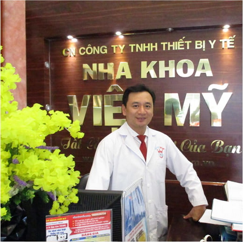 Bác sĩ tại phòng khám nha khoa Việt Mỹ