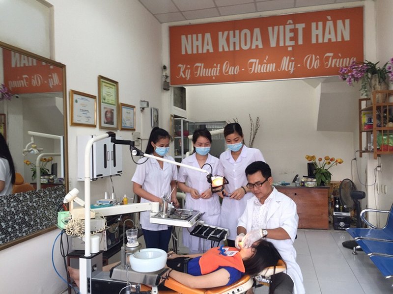 Tổng hợp 20 phòng khám nha khoa quận Hai Bà Trưng tại Hà Nội 11 Đội ngũ bác sĩ tại phòng khám nha khoa Việt Hàn